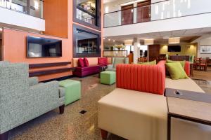 Posezení v ubytování Drury Inn & Suites Denver Tech Center