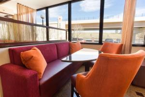 Posezení v ubytování Drury Inn & Suites Denver Tech Center