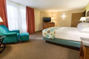TV a/nebo společenská místnost v ubytování Drury Inn & Suites McAllen