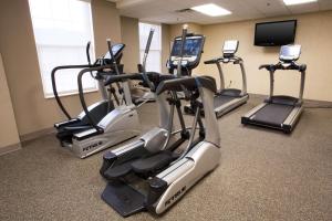 Fitness centrum a/nebo fitness zařízení v ubytování Drury Inn & Suites McAllen