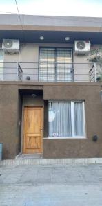 Το κτήριο όπου στεγάζεται  το διαμέρισμα