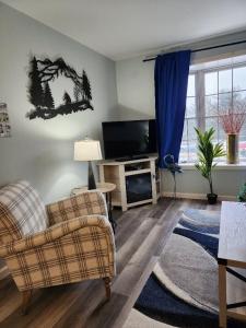 Setusvæði á WOW-New Ski OnOff Suite By Pool Sleeps 4 Jiminy Pk