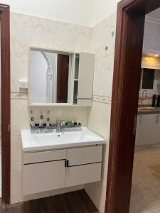 Bathroom sa العلم نور2