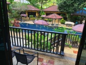 Bazén v ubytování the hill resort 希尔度假屋 nebo v jeho okolí