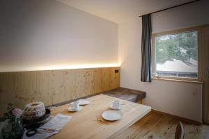 Příslušenství pro přípravu čaje a kávy v ubytování WOLF Apartments Padaun