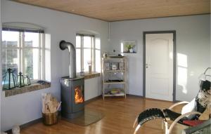 Amazing Home In Sydals With Sauna tesisinde mutfak veya mini mutfak