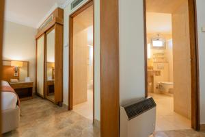 Ванная комната в Jolie Ville Hotel & Spa Kings Island Luxor