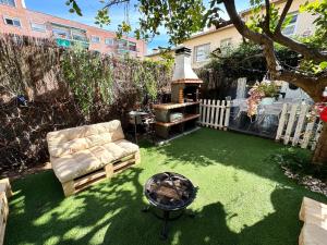 Zahrada ubytování casa en Masnou junto a playa y tren