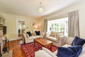 Istumisnurk majutusasutuses Farthings - large cottage with pool