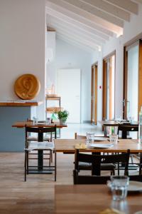 Cascina Bagaggera餐厅或其他用餐的地方