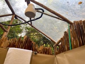Tiret Riverside Resort and Retreat的休息区