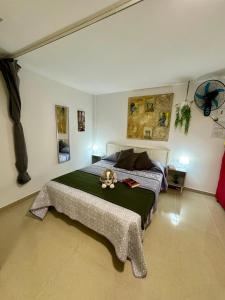 Postel nebo postele na pokoji v ubytování BADAROSA 2 House10min to BARCELONCity&NearTo BEACH