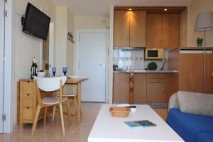 Kuchyň nebo kuchyňský kout v ubytování apartamento 5B MAR 2 1 dormitorio