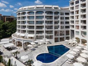 an aerial view of a hotel with a swimming pool at Hotel Continental in Golden Sands +48 photos