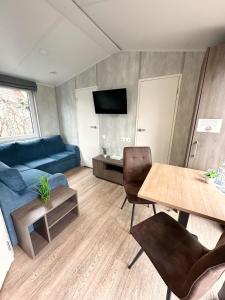 TV a/nebo společenská místnost v ubytování Sunny Hotel Straubing