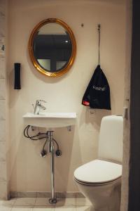 Uma casa de banho em Milling Hotel Gestus