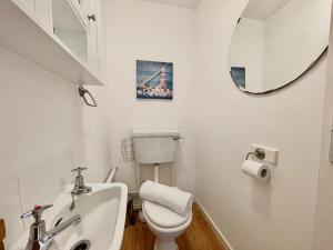 Fotografie z fotogalerie ubytování GuestReady-Close To Leeds City, Spacious, Sleeps 6 v destinaci Leeds