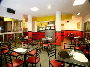 Restoran atau tempat makan lain di Riviera Hotel Durban