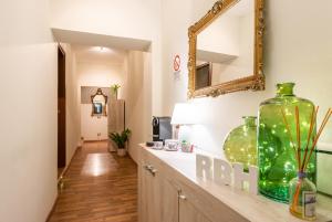 Nhà bếp/bếp nhỏ tại Rome's Best Holidays Guest House