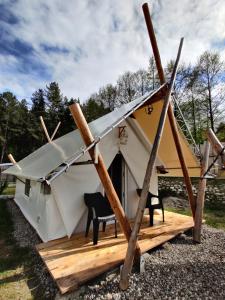 Foto dalla galleria di PINIALE GLAMPING TRIB a Bughea de Jos