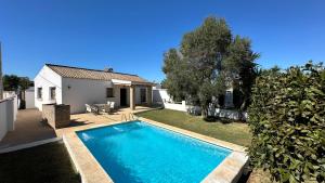 Bazén v ubytování Vivienda Rural Atlántico Sur & Familias nebo v jeho okolí