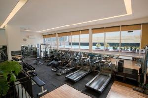 Fitness centrum a/nebo fitness zařízení v ubytování FOX Hotel Gorontalo
