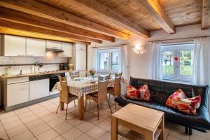 Una cocina o zona de cocina en Ferienhaus Felicia EG