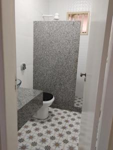 Phòng tắm tại Casa de praia para temporada espaço inteiro Putiri ES +23 ảnh