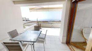 Galeriebild der Unterkunft Fine Duplex Apartment with Stunning Sea Views in Marbella