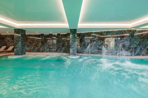 Bassein majutusasutuses Tavel Hotel & SPA või selle lähedal