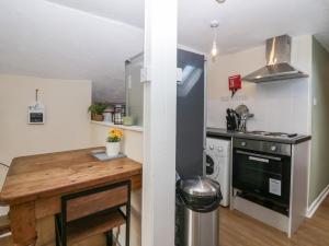 A kitchen or kitchenette at 5C Queen Street