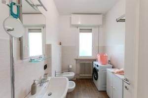 Ένα μπάνιο στο Home23 Exclusive Holigarda +26 φωτογραφίες