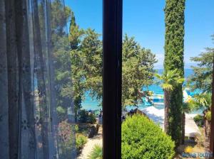 Bazén v ubytování Apartment in Njivice - Insel Krk 47347 nebo v jeho okolí