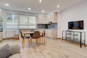 Køkken eller tekøkken på Apartamento Larra by SanSe Holidays + 33 billeder