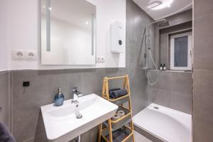 Koupelna v ubytování Koblenz' Größte, 5 SZ, HBF, ideal für Gruppen & Firmen + 9 fotografií