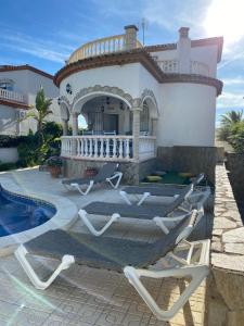 The swimming pool at or close to Casa Ricarda