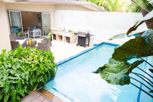 Bazén v ubytování Garden Oasis 2 Villa With Private Pool nebo v jeho okolí