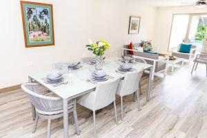 Fotografie z fotogalerie ubytování Garden Oasis 2 Villa With Private Pool v destinaci Four Roads