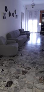 A seating area at Civico 27 - In Terrazza