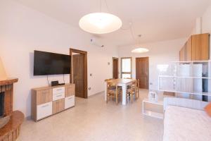 Kuchyň nebo kuchyňský kout v ubytování Casa Teo, Vista Mozzafiato a Lacona!