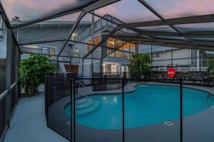 The swimming pool at or close to Hernando Hideaway:Heated Pool/Decks/Dock/Balcony/Yard w/ Firepit/Kayaks