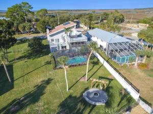The swimming pool at or close to Hernando Hideaway:Heated Pool/Decks/Dock/Balcony/Yard w/ Firepit/Kayaks