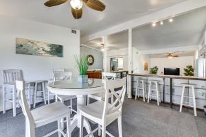 Fotografie z fotogalerie ubytování Fort Walton Home with Shared Pool - 2 Mi to Beach! v destinaci Fort Walton Beach