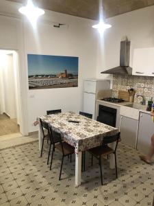 Virtuve vai virtuves zona naktsmītnē Trapani Apartments