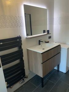 Gallery image of Appartement ensoleillé in Passy