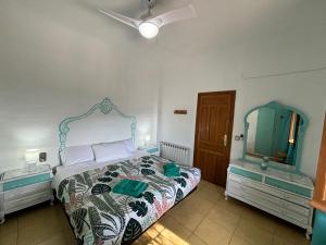 Posteľ alebo postele v izbe v ubytovaní Super casa al lado de Granada