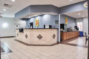 Vstupní hala nebo recepce v ubytování Super 8 by Wyndham Garysburg/Roanoke Rapids