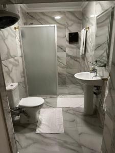 A bathroom at Rentrific