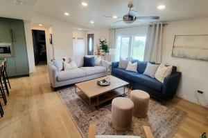 Posezení v ubytování Retreat at Bear Lake: Perfect for Your Stay