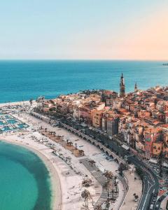 Billede fra billedgalleriet på MARYNAN 1 - Spacieux appartement face à la mer i Menton